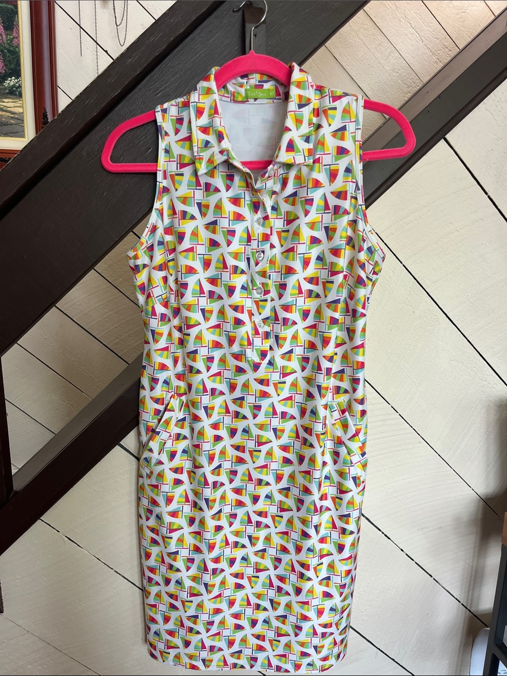 Sleeveless Collared Shift Dress in Multi-Color